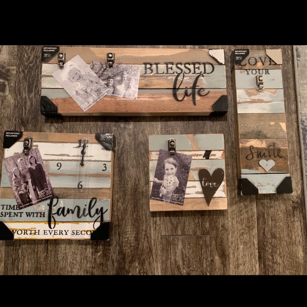 Set of four Rustic Wall Hangings w/photo clips